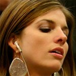 Тришель Каннателла подписывает соглашение Sure Bet Poker